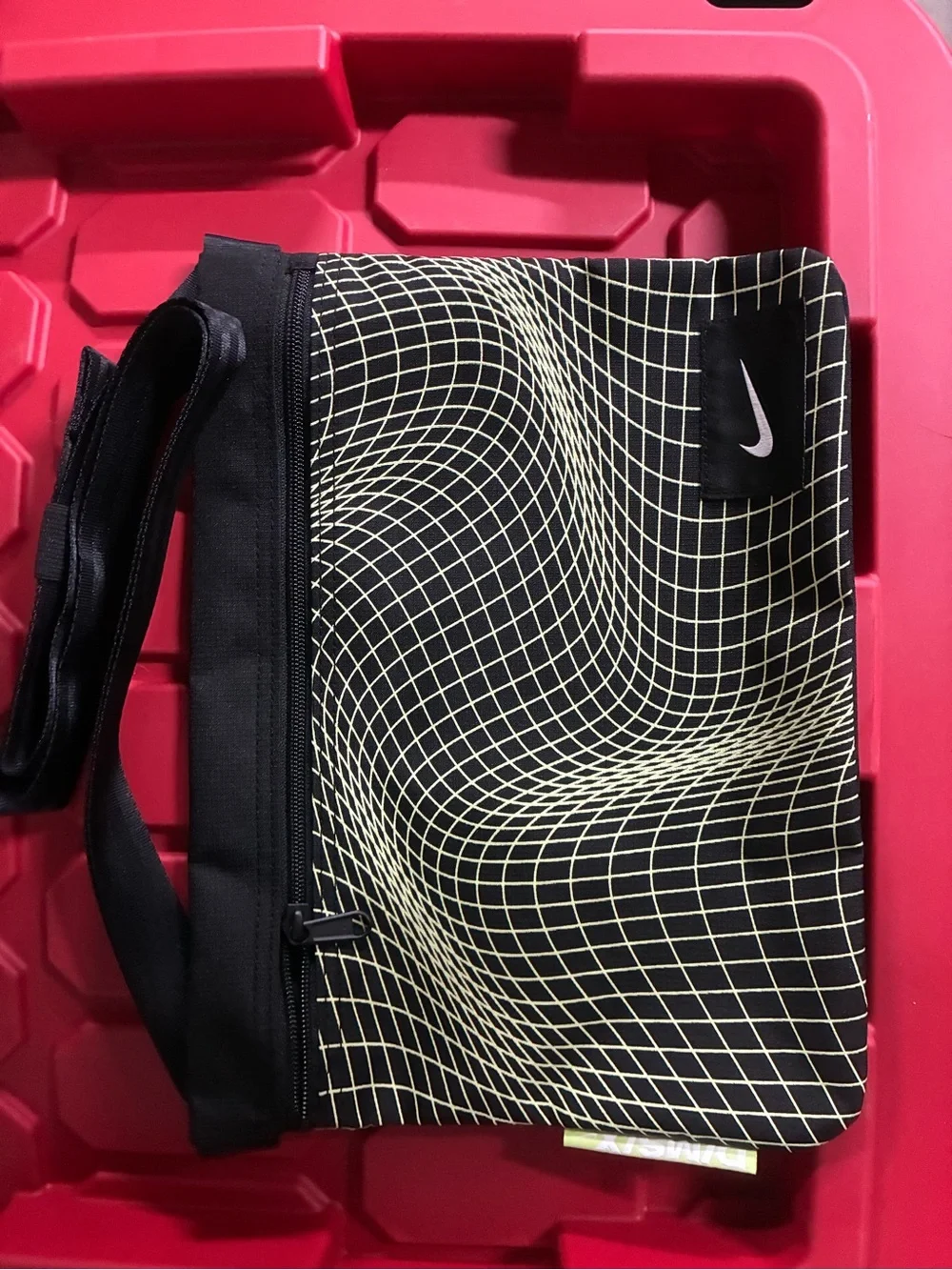 Nike sporty crossbody